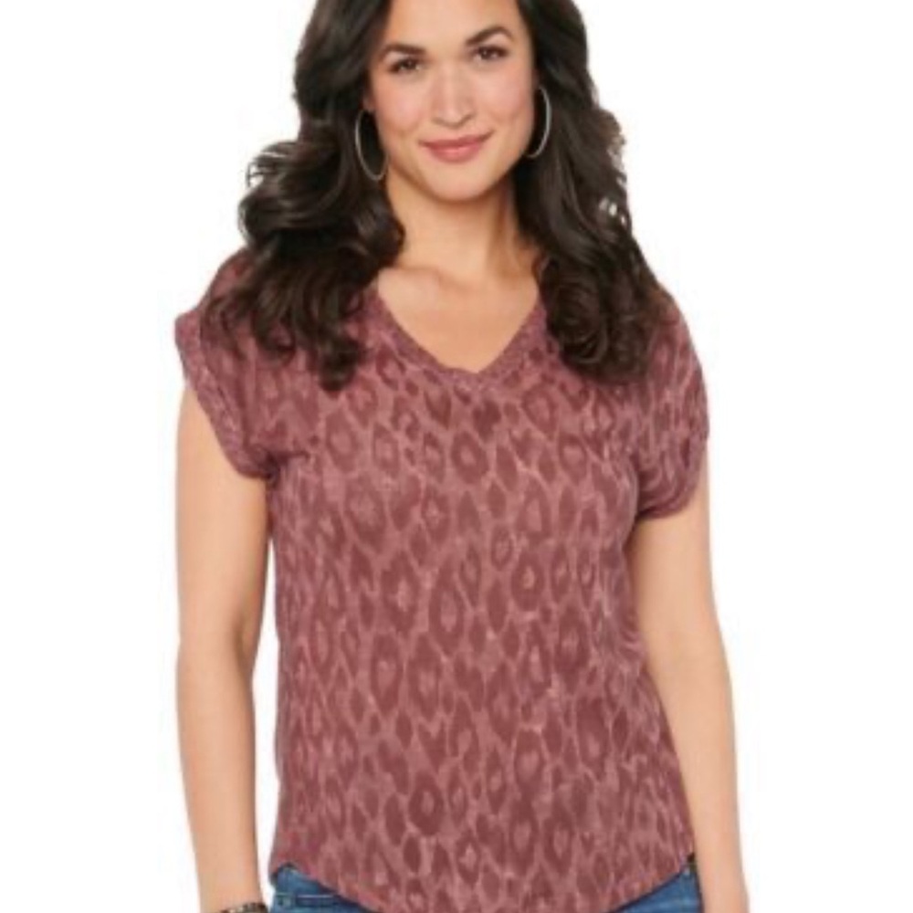 Democracy Linen Leopard Print V-neck Tee